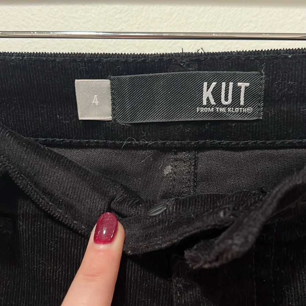 Kut from the‎ Kloth Diana Corduroy Relaxed Fit Skinny - Black - Size 4